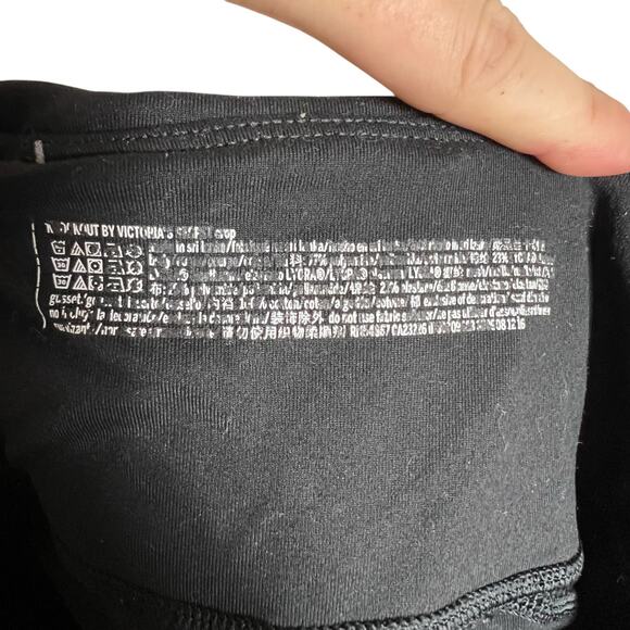 Victoria's Secret Sport Black High-Waist Mesh Panel Capri Leggings Athletic - Picture 6 of 12